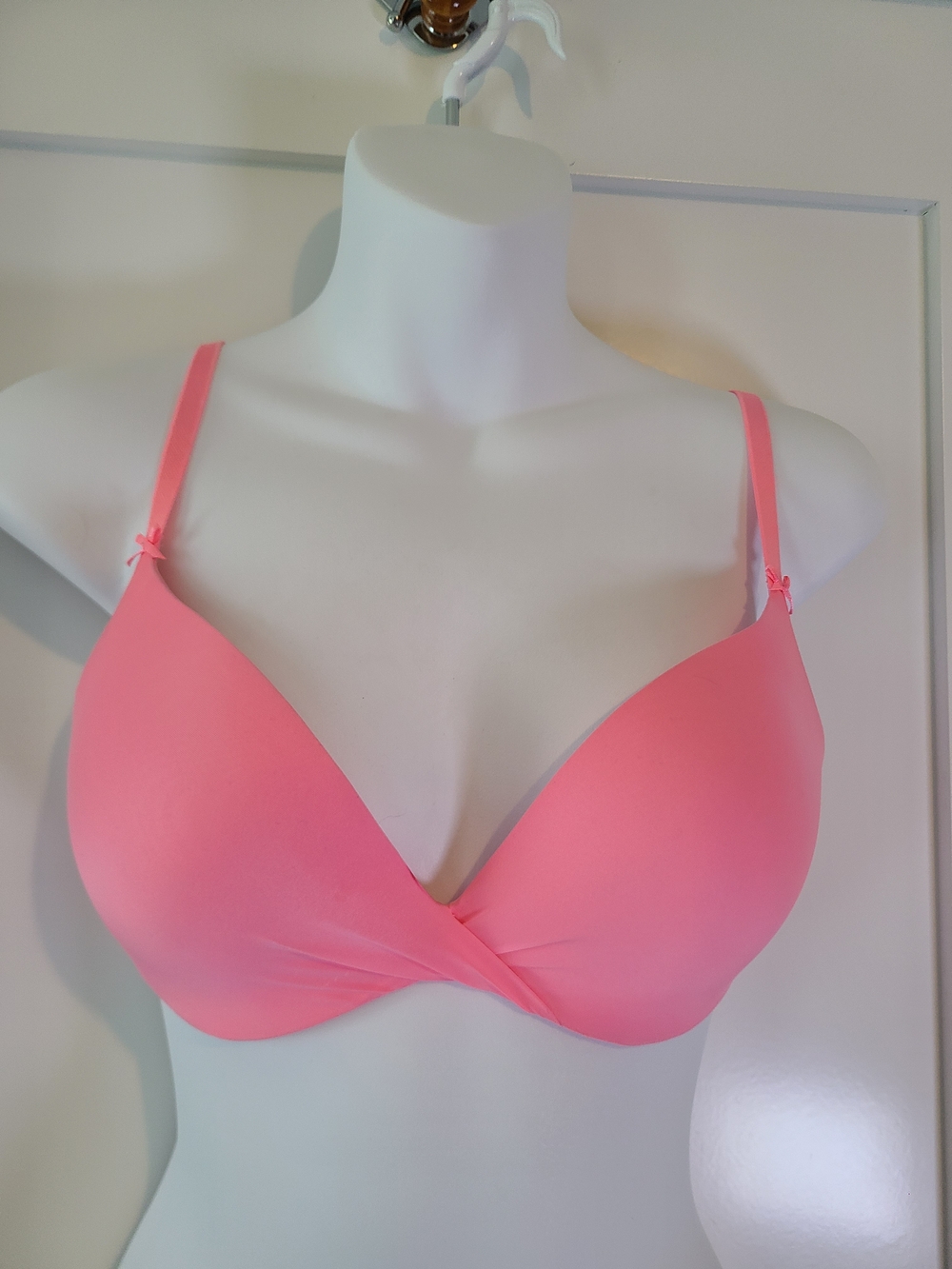 Victoria's Secret Smooth Push-Up Bra in Bubblegum Pink